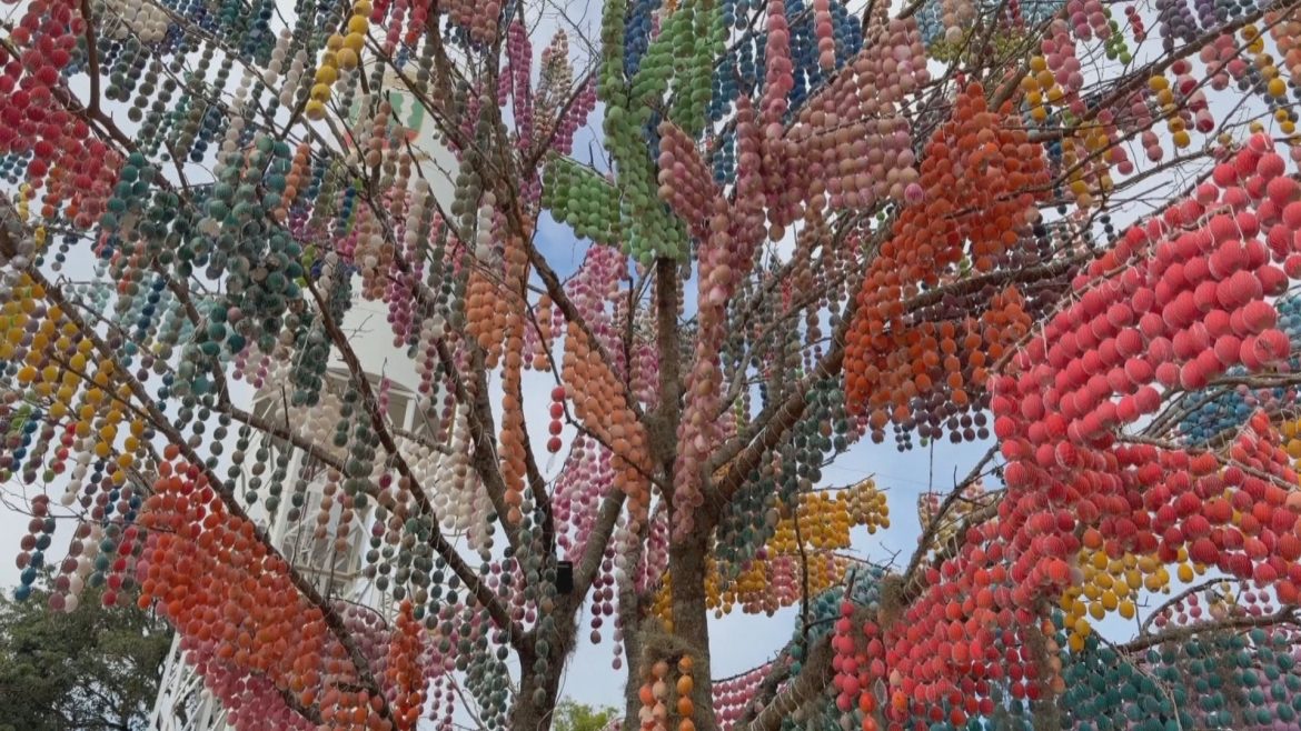 sabe-o-que-e-‘osterbaum’?-cidade-do-rs-tem-um-dos-maiores-cartoes-postais-de-pascoa-do-brasil