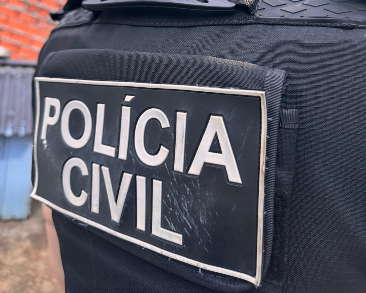 mulher-e-suspeita-de-simular-roubo-de-carro-para-fraudar-seguro-e-e-presa-em-porto-alegre