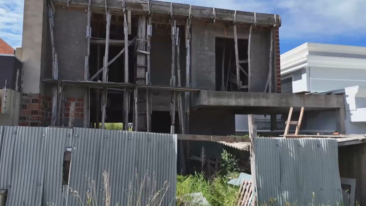 funcionario-da-caixa-usava-cargo-para-beneficiar-a-propria-construtora-em-golpe-da-casa-propria-no-rs,-mostram-documentos