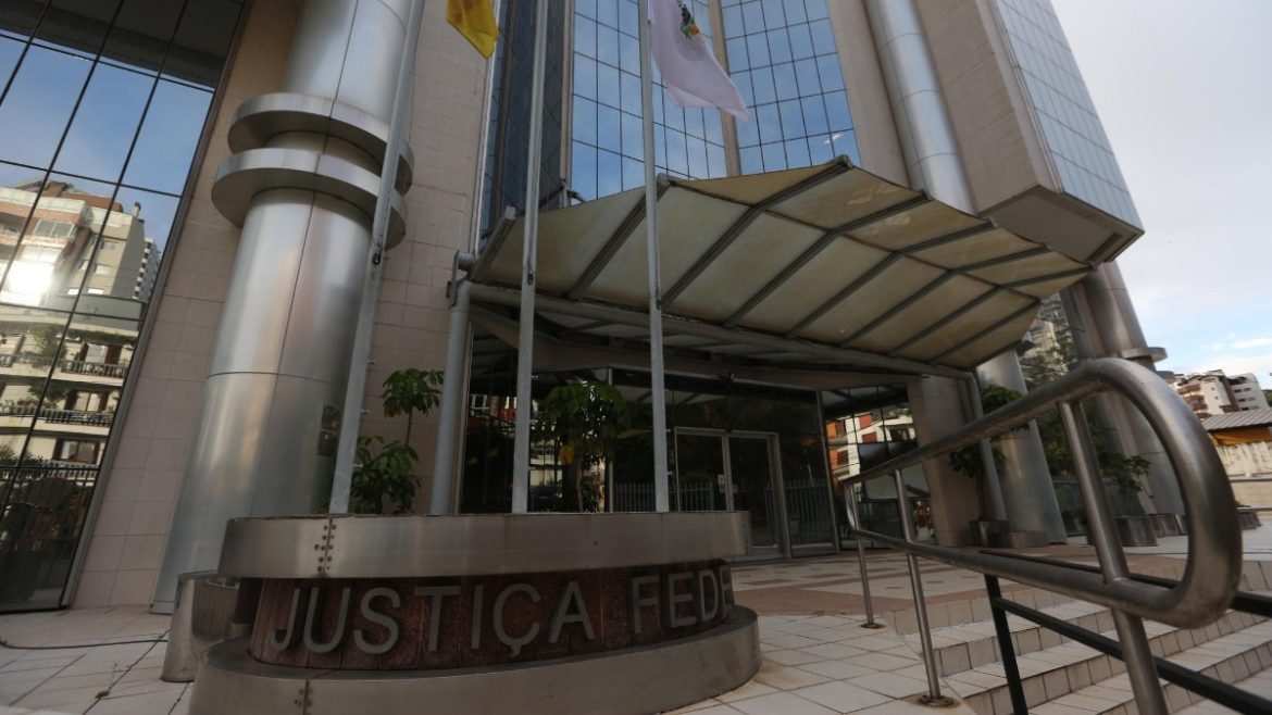apos-alerta-de-agencia-dos-eua,-jovens-que-recrutavam-adolescentes-para-grupos-nazistas-sao-condenados-na-serra-gaucha