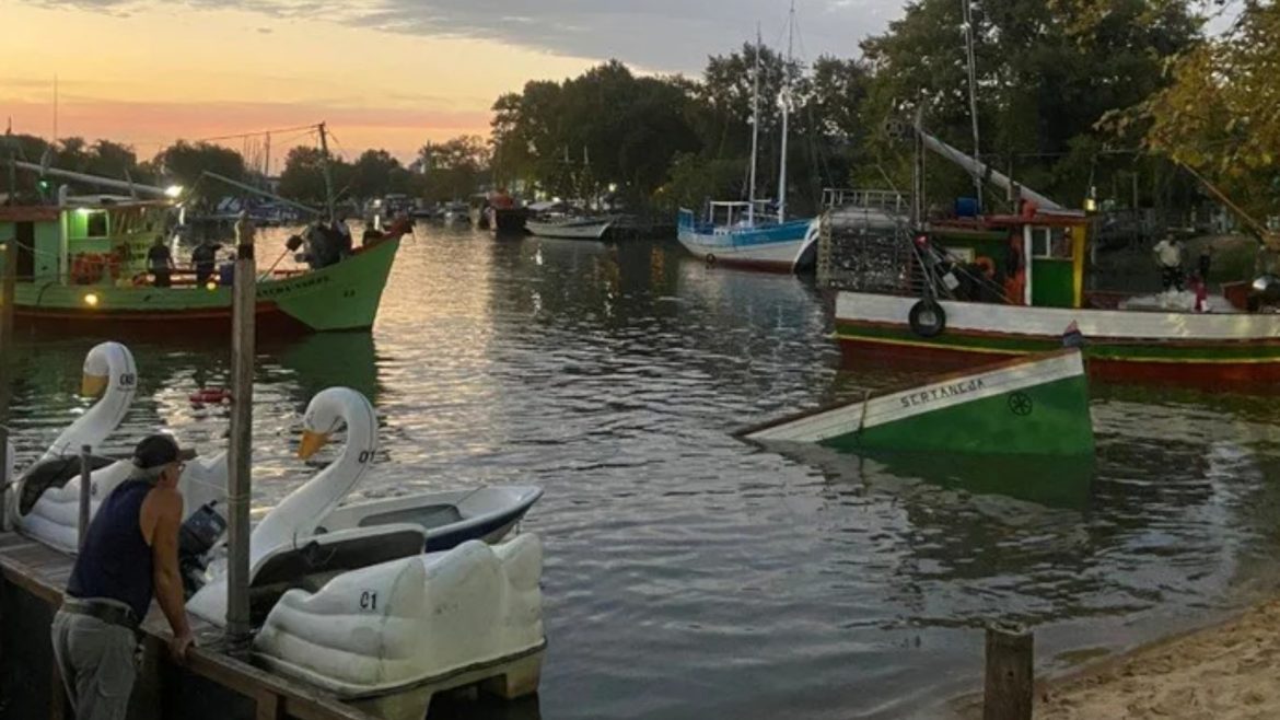 localizado-corpo-do-3o-pescador-morto-em-naufragio-em-pelotas;-buscas-por-ultimo-homem-que-estava-no-barco-continuam