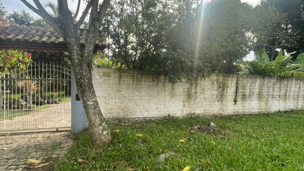 mulher-e-encontrada-morta-em-casa-na-zona-sul-de-porto-alegre;-policia-investiga-feminicidio