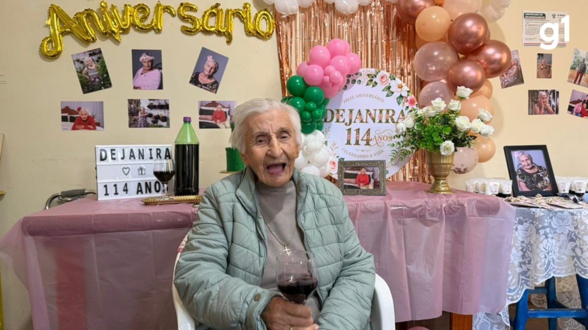 gaucha-completa-114-anos-lucida,-saudavel-e-fa-de-vinho-com-gemada-(e-ja-perdeu-as-contas-de-quantos-tataranetos-tem)