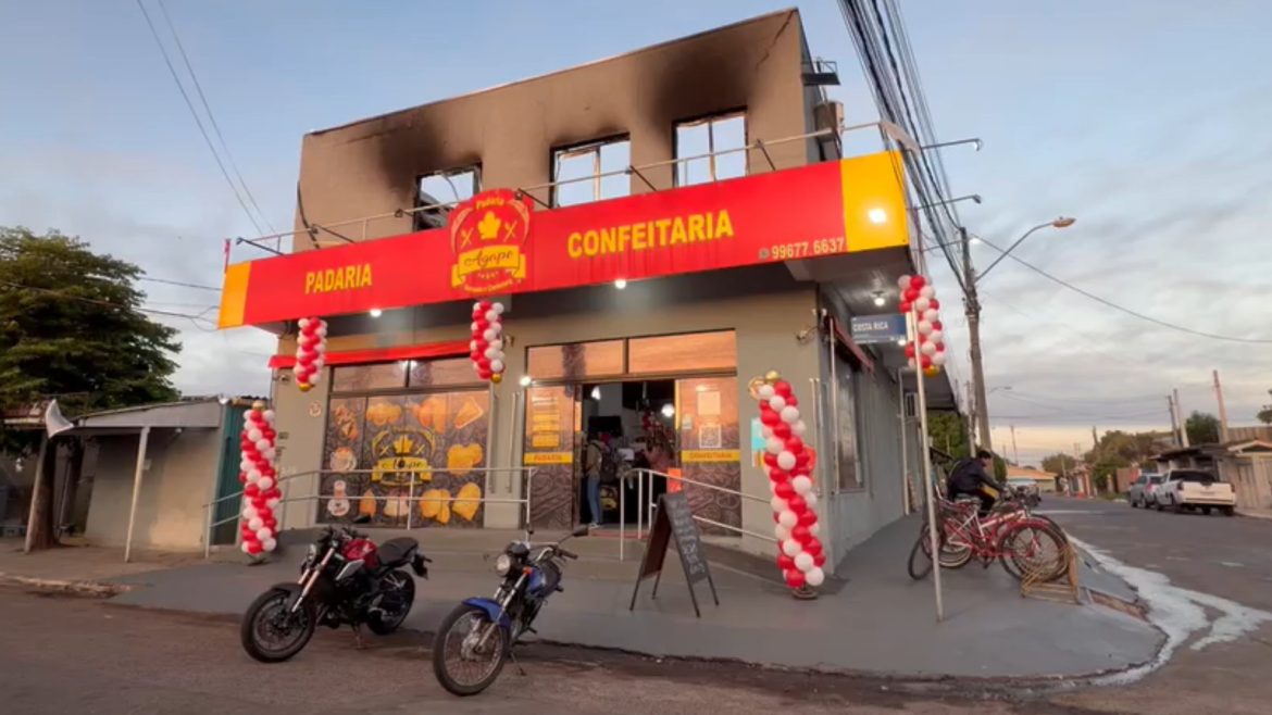 ainda-com-marcas-do-fogo,-padaria-reabre-quatro-dias-apos-ser-atingida-por-incendio-em-novo-hamburgo