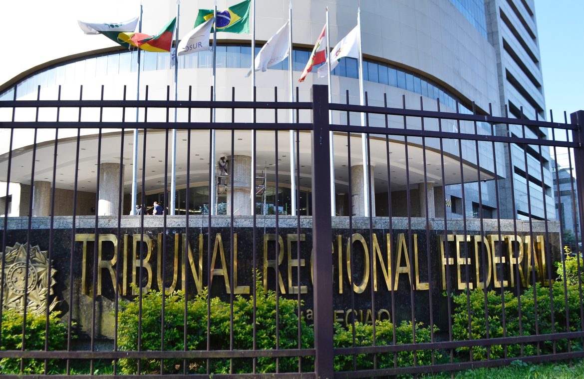 mulher-e-condenada-por-esconder-uniao-estavel-e-manter-pensao-de-filha-de-militar