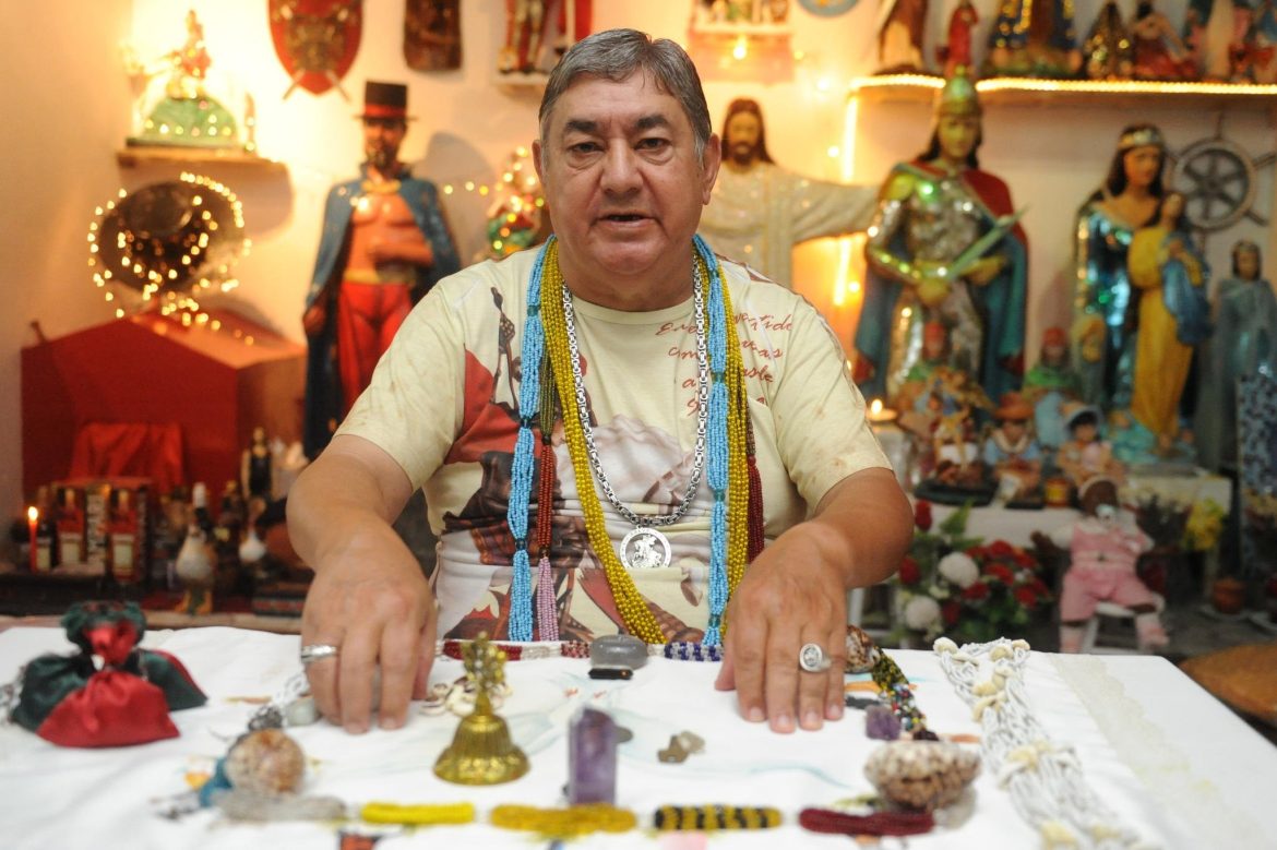 pai-danilo-de-oxala,-ex-presidente-de-escola-de-samba-e-conhecido-por-previsoes-sobre-futebol,-morre-aos-75-anos