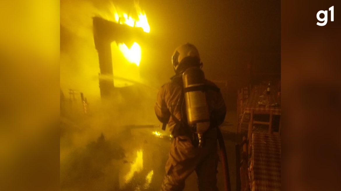 incendio-atinge-pavilhao-na-expobento-e-fenavinho-em-bento-goncalves