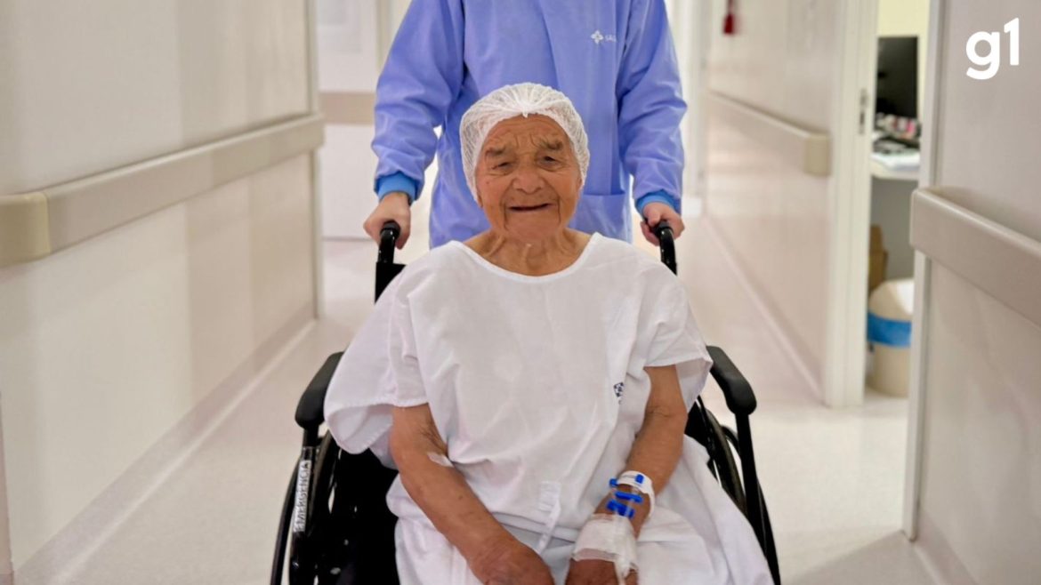 idosa-que-fez-1a-cirurgia-aos-103-anos-chegou-ao-hospital-sorrindo-e-ja-se-recupera-em-casa:-‘nao-tenho-medo’