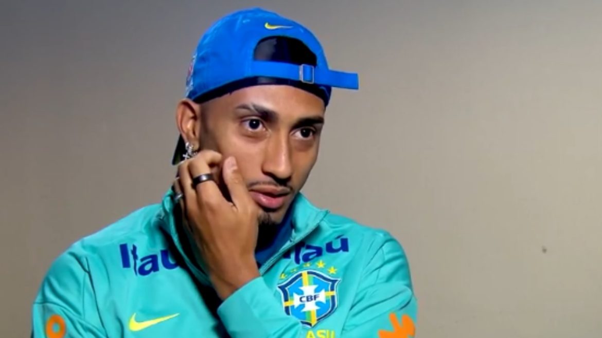 berco-do-atacante-raphinha,-maior-bairro-do-rs-faz-festa-para-estreia-do-brasil-na-copa-do-mundo