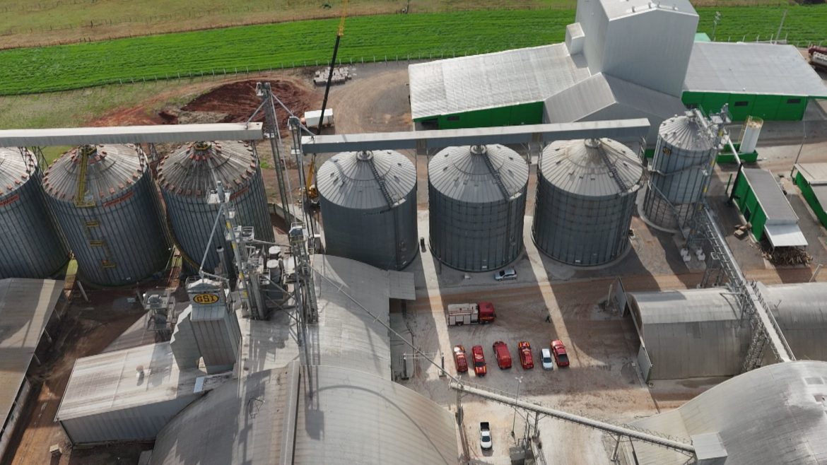 trabalhador-e-procurado-apos-cair-em-silo-de-soja-no-interior-do-rs