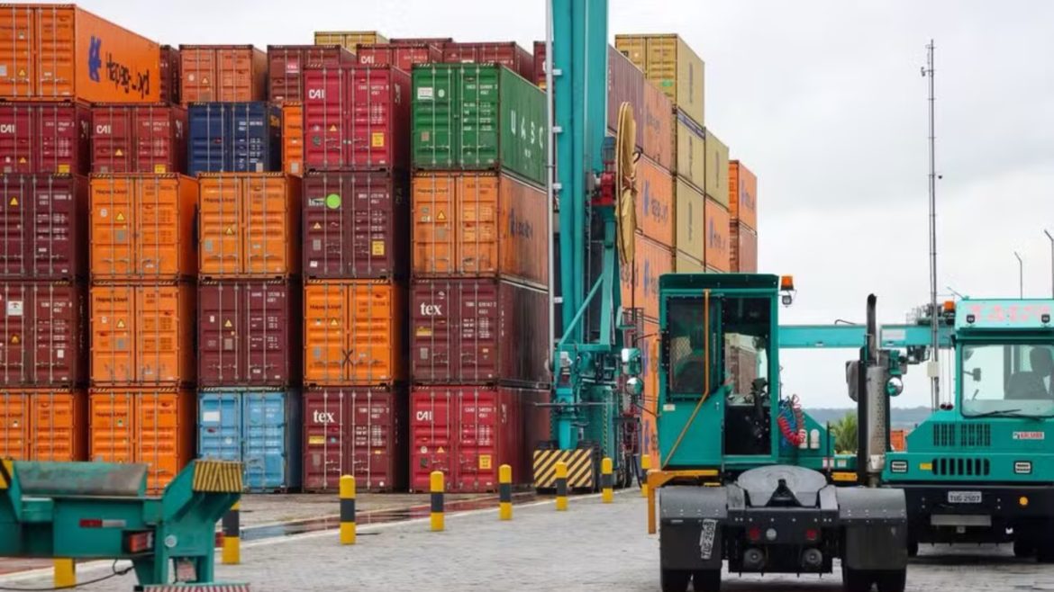 tarifaco-dos-eua-pode-impactar-em-mais-de-meio-bilhao-de-dolares-em-exportacoes-no-rs,-diz-levantamento