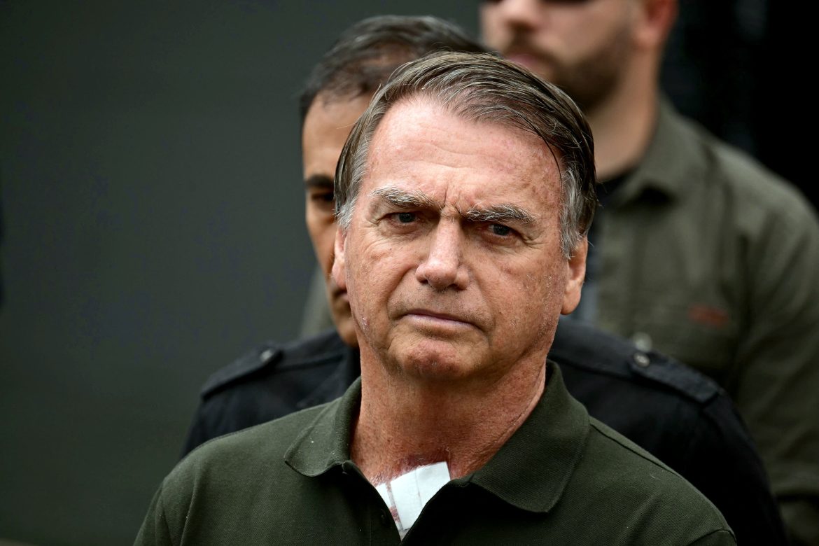 pf-apreende-espingarda-registrada-em-nome-de-bolsonaro-no-rs
