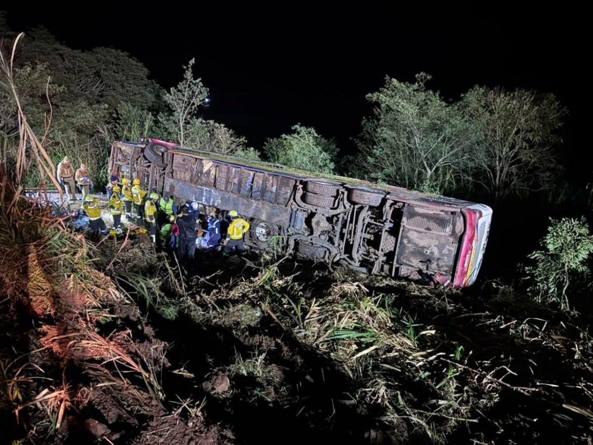 acidente-com-onibus-de-excursao-do-paraguai-deixa-3-mortos-e-40-feridos-no-oeste-de-sc